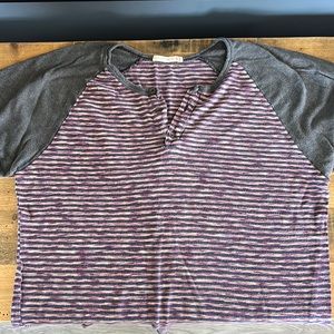 Alternative - Well worn 3/4 henley.  Very soft | Men’s size medium